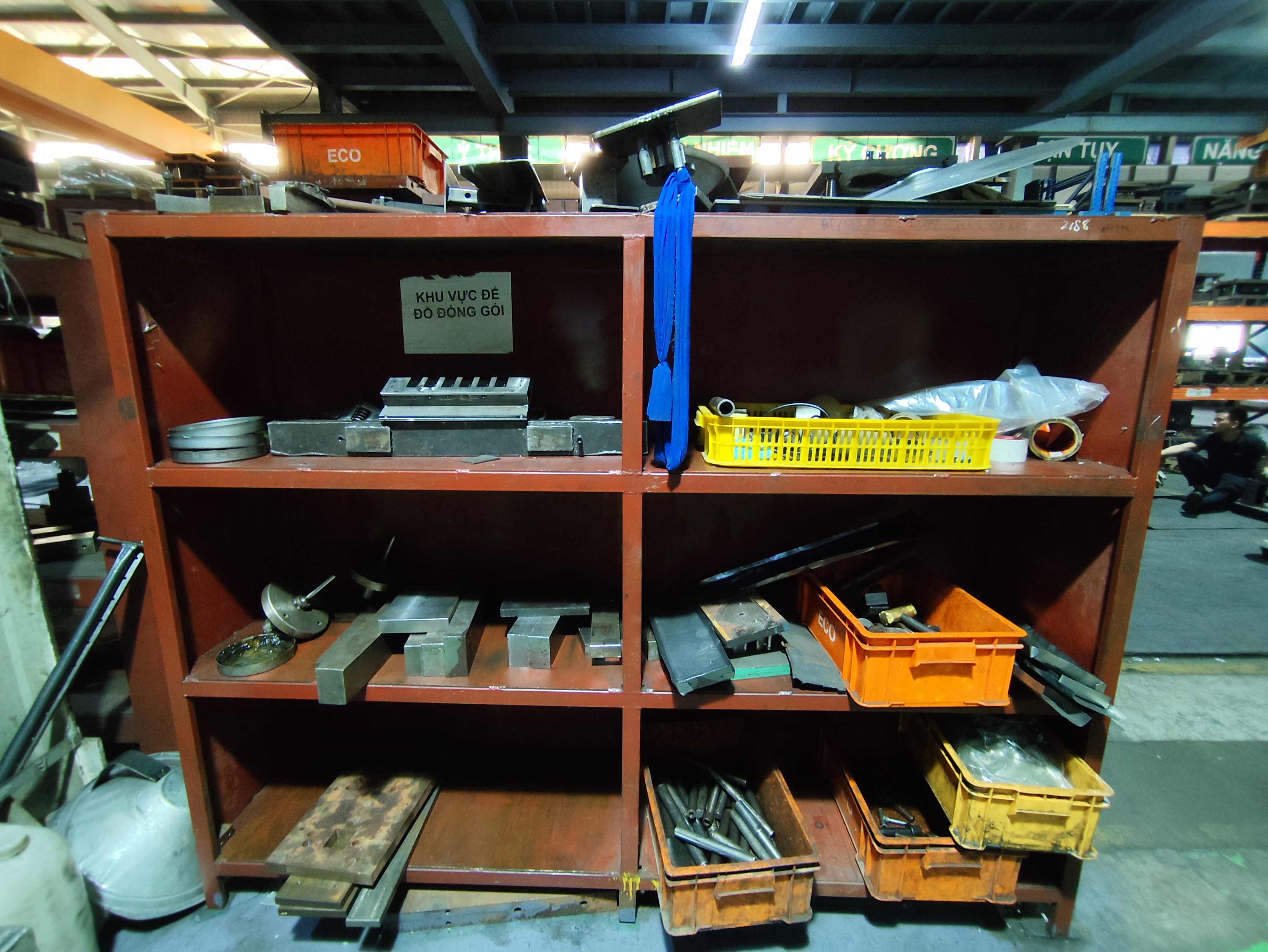 Equipment shelf.jpg